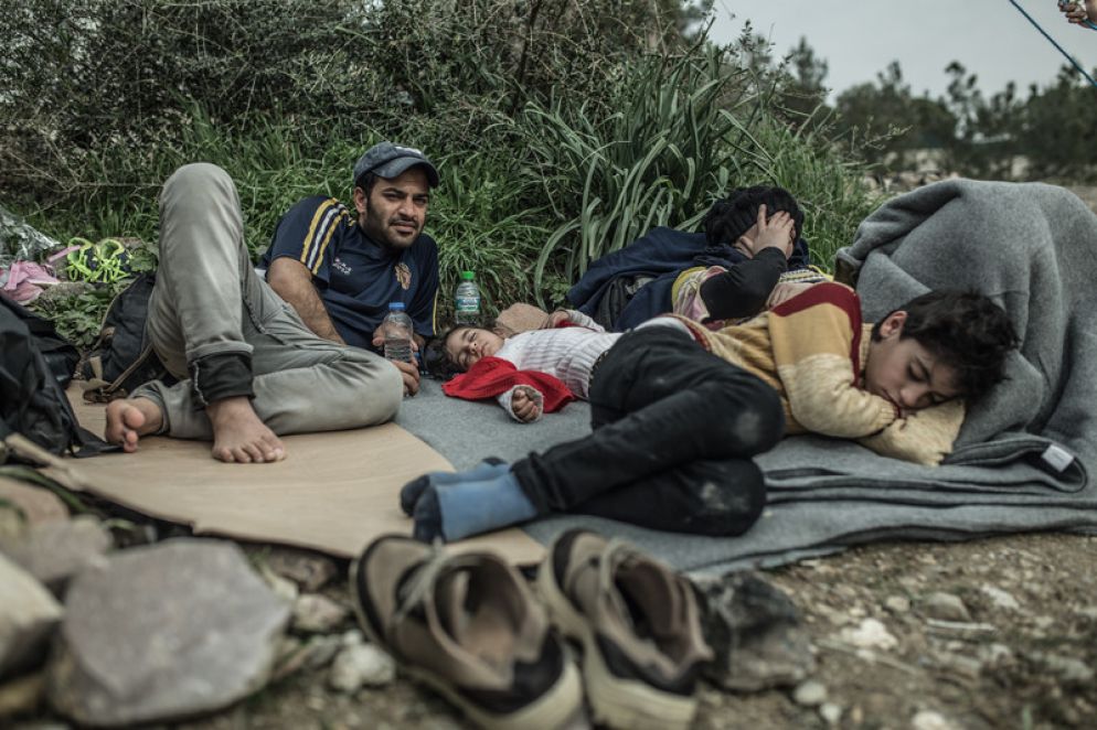 La situazione in Serbia. Secondo i dati ufficiali dell'Alto commissariato delle Nazioni unite per i rifugiati sono 7.700 I rifugiati e richiedenti asilo in Serbia, di questi l’85% si trova all’interno dei 17 campi gestiti dal commissariato per i rifugiati e le migrazioni del Governo serbo mentre la restante parte si trova a Belgrado o al confine con l’Ungheria in rifugi di fortuna, cercando il modo di andare avanti nel proprio cammino. L’unica porta aperta verso l’Europa è l’Ungheria, attraverso le due zone di transito di Kelebija e Horgos, da dove sono autorizzate a passare 10 persone al giorno.