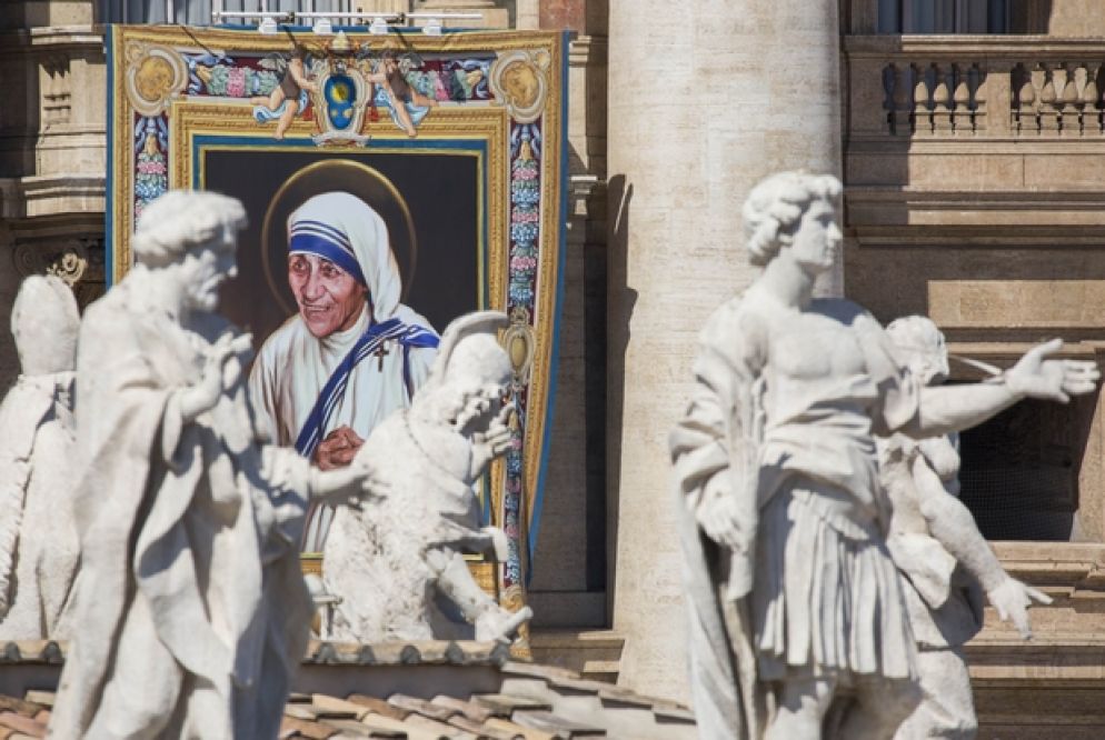 Madre Teresa di Calcutta non solo è l’emblema del Vangelo della carità, ma è anche una dei cinque «profeti» della misericordia scelti da Papa Francesco assieme a Padre Pio, san Leopoldo Mandic, santa Faustina Kowalska e san Giovanni Paolo II. La canonizzazione di Madre Teresa avvenuta il 4 settembre è stato uno dei momenti culminanti del giubileo della misericordia.