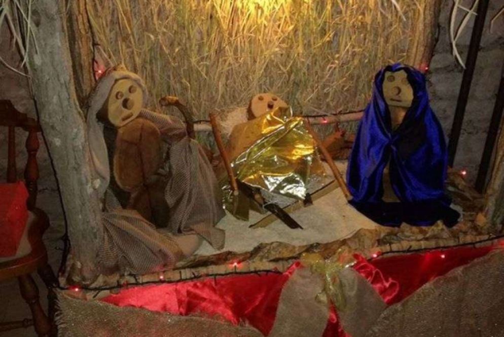 Presepe della scuola materna di Borgo Sant'Antonio di Fossombrone. I personaggi in legno e sono stati costruiti dai bambini