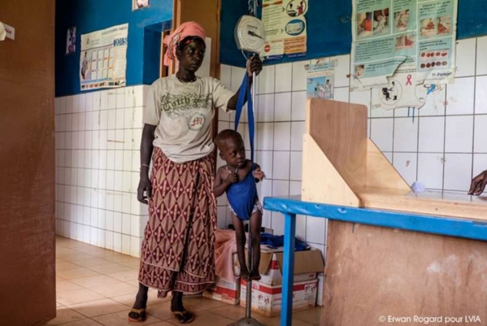 Altrettanto importante rispetto alla cura è l'attività di prevenzione: le mamme vengono invitate a periodici controlli