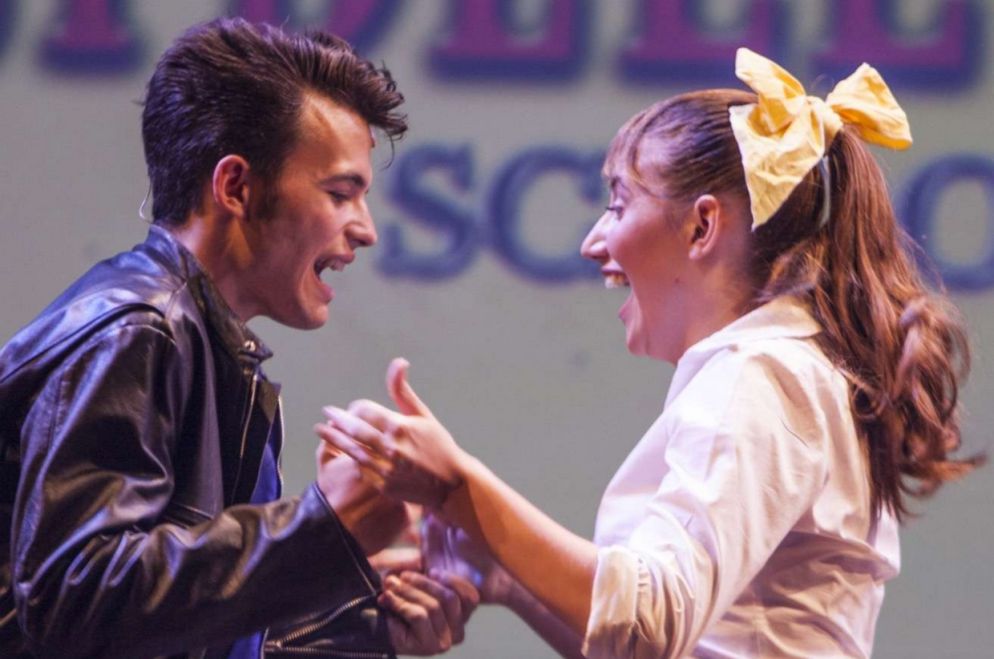 Tra le altre attività (equitazione, arrampicata, ecc.) organizza spettacoli nel campo di Limestre e in un tir negli ospedali