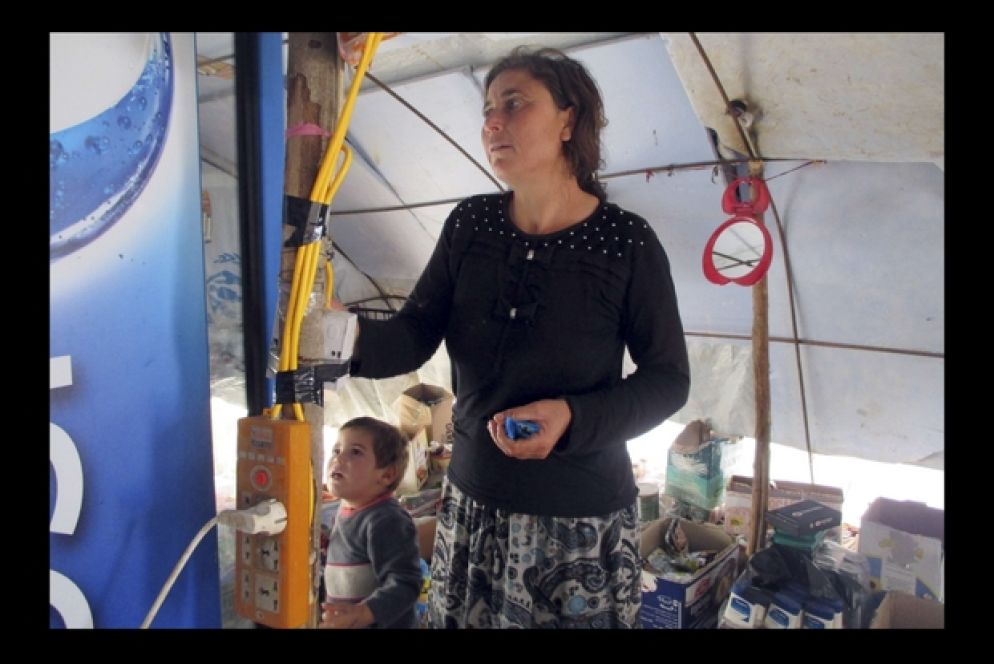 Lavigne Furman compra dolci per il suo bambino. La percezione di normalità passa anche attraverso piccole cose.