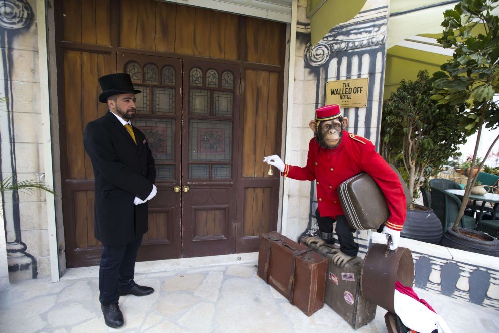 L'ingresso del The Walled Off Hotel