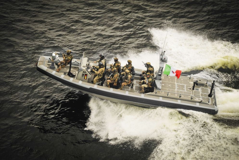 Incursori di Marina durante un’attività di addestramento per la sicurezza delle acque territoriali nazionali