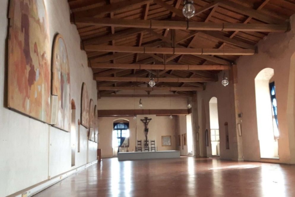 La cerimonia della consegna con il cardinale Betori e il direttore dell'Agenzia del Demanio, nella Sala Grande del Palazzo Acciaioli, è stata preceduta dalla Messa nella chiesa della Certosa alle 16 e da una visita al monastero.