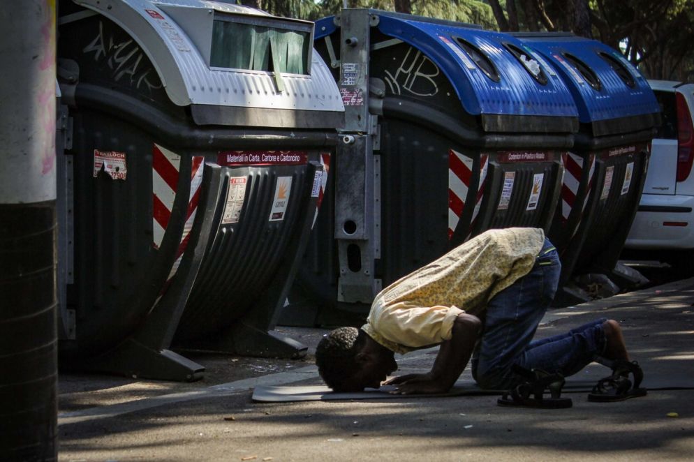 Categoria Vita quotidiana: al primo posto Andrea Agostini con La preghiera. Foto scattata al Centro culturale Baobab di Roma