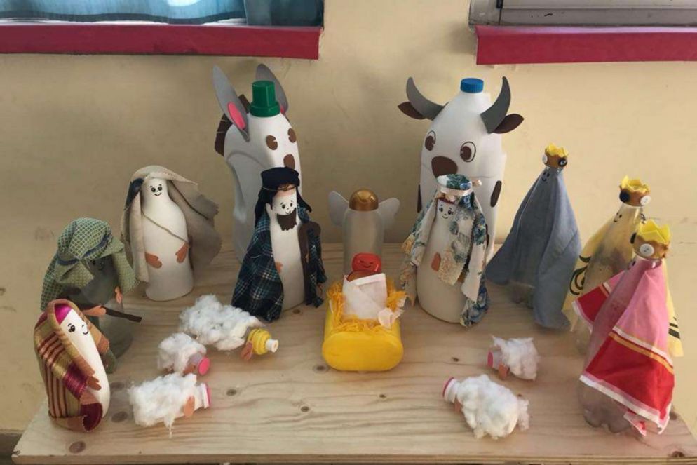 1ª e 2ª elementare, presepio con materiali di riciclo - Postato da Giuseppe Andreucci