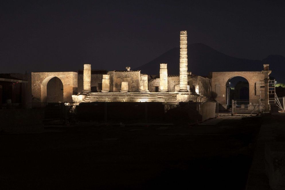 "La magia di quella immagine farà il giro del mondo e dobbiamo esserne orgogliosi come italiani", ha sottolineato il ministro Dario Franceschini.