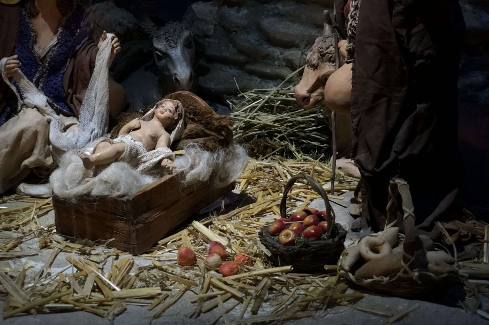 Il presepe artistico di Sant'Anna, parrocchia del Papa, vuole trasmettere al fedele il senso dell'umiltà e della semplicità. Come disse Papa Francesco il 30 dicembre 2015: «E sarà una bella cosa, oggi, quando torniamo a casa, andare vicino al presepe e baciare il Bambino Gesù e dire: Gesù, io voglio essere umile come te, umile come Dio, e chiedergli questa grazia».
