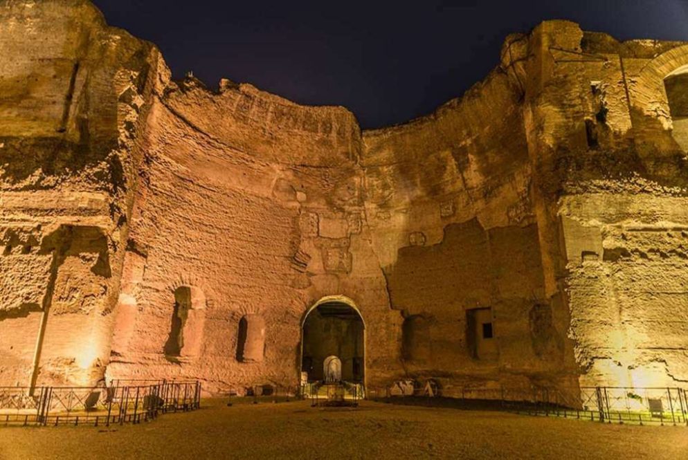 Compreso nella visita il mitreo di Caracalla, il più grande tra quelli rimasti a Roma e perfettamente conservato, dove si percepisce tutto il mistero del culto di Mitra.