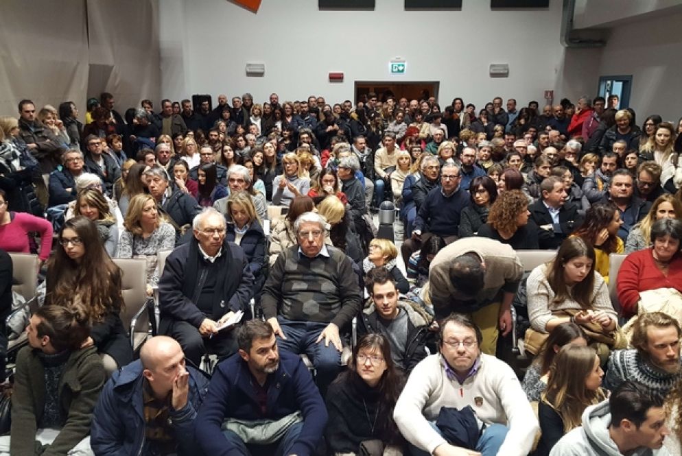 Finale Emilia l’affollatissima assemblea cittadina del 4 gennaio nella sala consiliare