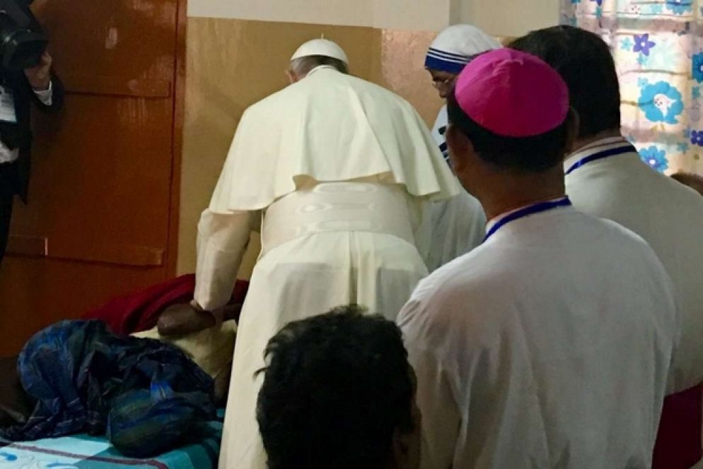 Papa Francesco visita la “Casa Madre Teresa” in Tejgaon, in Bangladesh