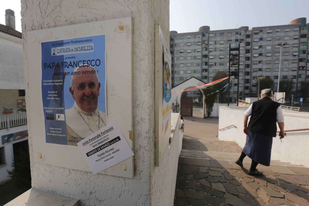 La parrocchia di San Galdino si prepara all'incontro con papa Francesco (Fotogramma)