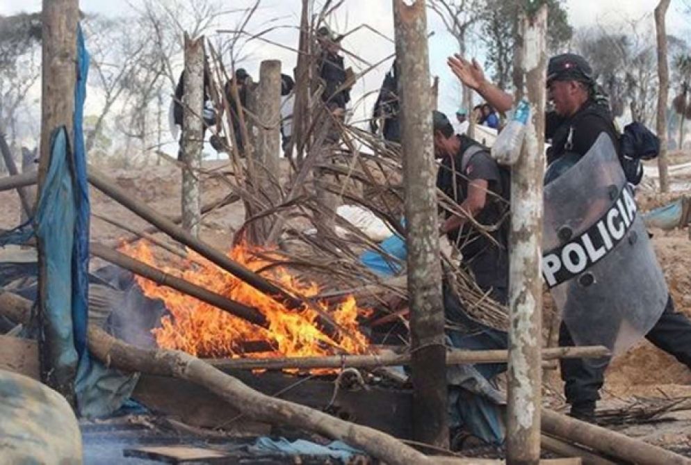 Un'operazione di polizia contro le miniere illegali (Capuzzi)