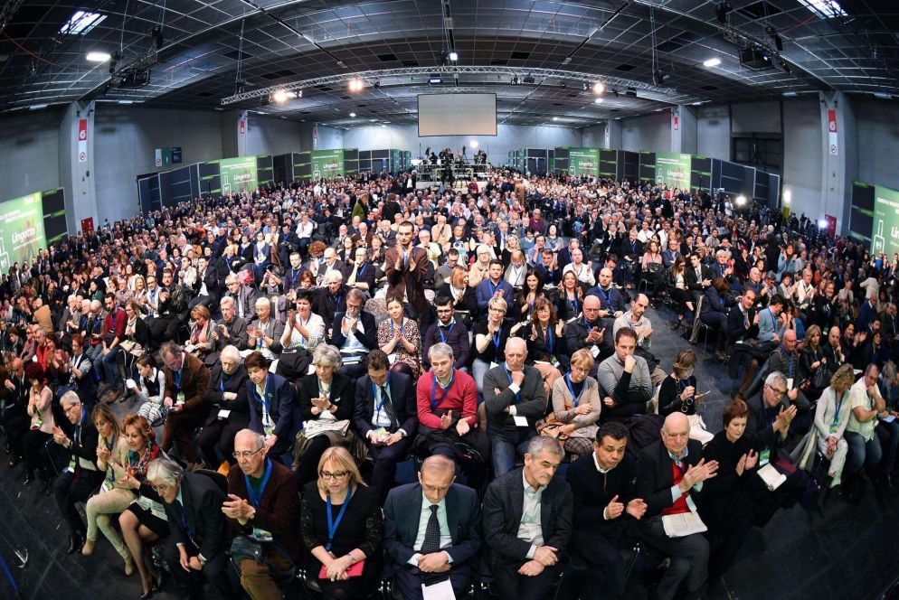 La platea dem al Lingotto di Torino (Ansa)