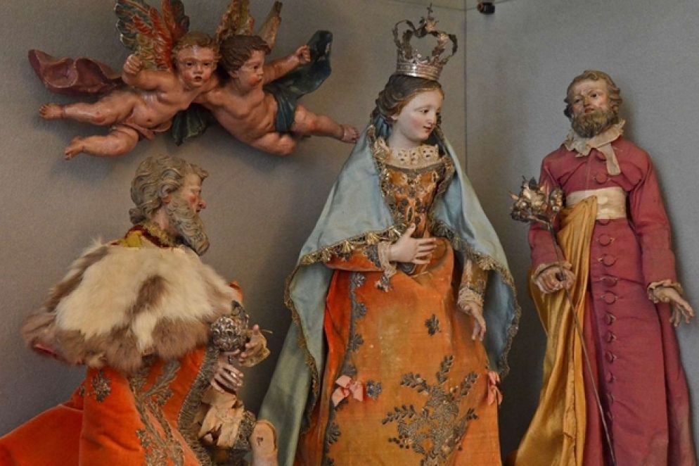 Maria e i Magi, presepe del Museo Luxoro, Genova