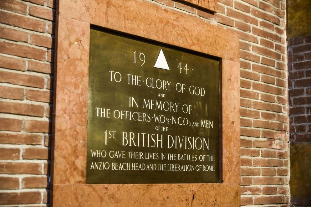 Una targa nella chiesa anglicana di All Saints a Roma (Siciliani)