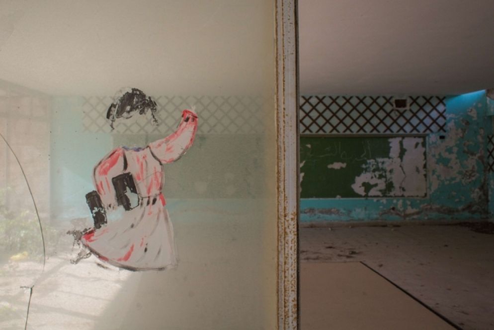 Rmeyle, Libano. L’ala della scuola che mostra ancora i segni della devastazione delle milizie che l’hanno occupata fino al 1992.