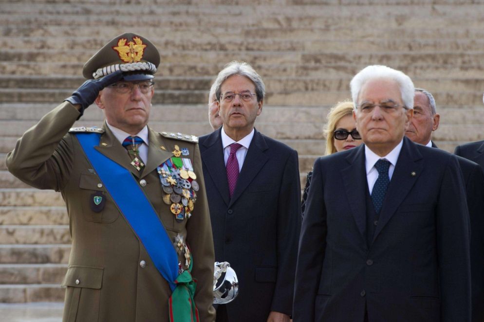Il presidente Mattarella con le più alte cariche dello Stato