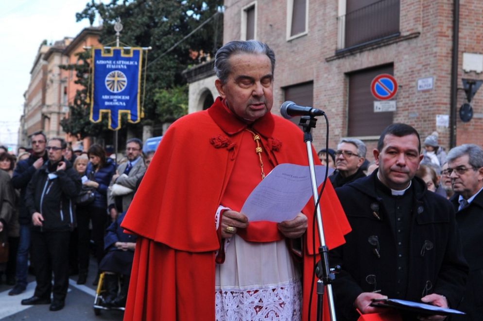 Il cardinale Carlo Caffarra negli anni di episcopato a Bologna (foto diocesi)