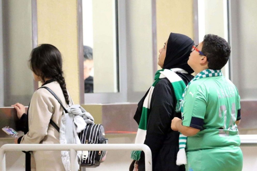 Lo "storico" ingresso allo stadio di Gedda Ansa)