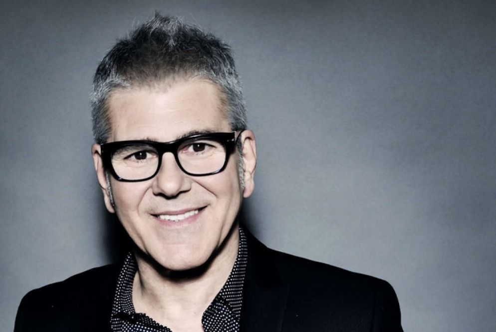 Michele Zarrillo torna in gara a Sanremo con "Mani nelle mani"