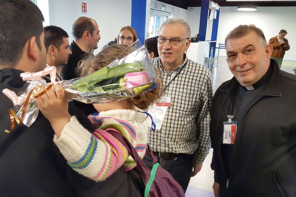 Don Giovanni Pittorru accoglie la "sua famiglia"