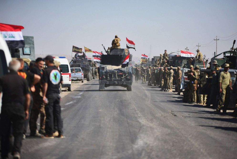 I blindati di Baghdad avanzano all'ingresso di Kirkuk (Reuters)