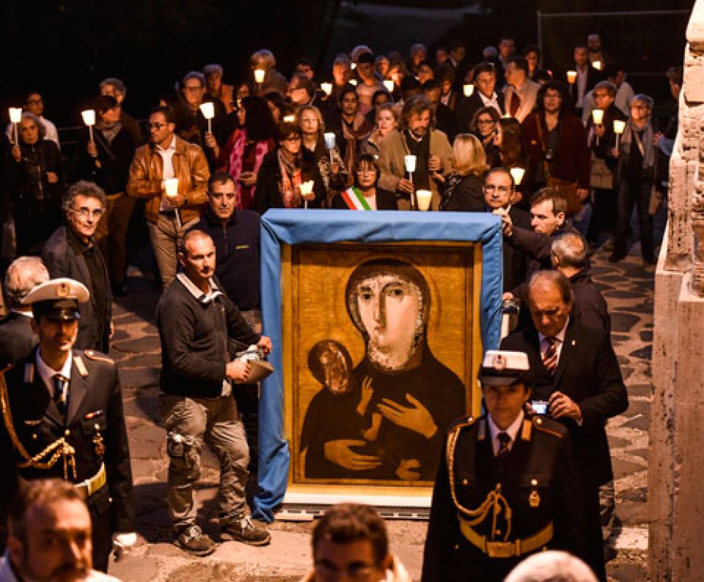La processione del 31 ottobre con il ritorno dell'icona a Santa Francesca Romana