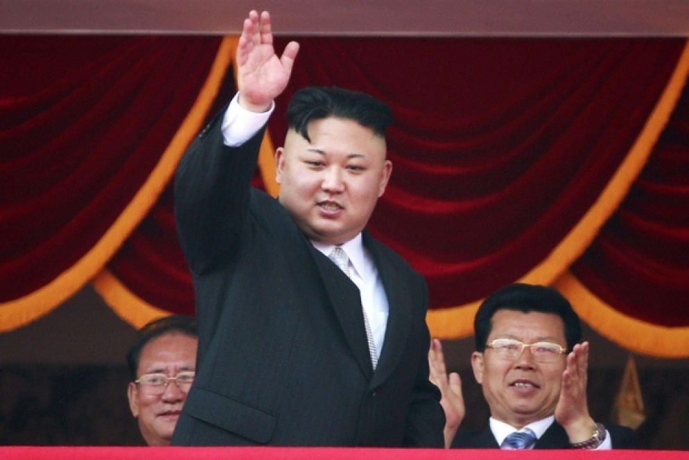 Il leader nordcoreano Kim Jong-un alla silata a Pyongyang (Epa)