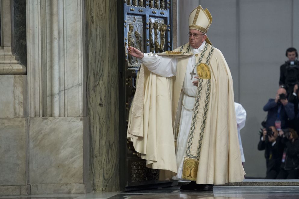 La chiusura della Porta Santa nella Basilica di San Pietro a conclusione del Giubileo (L'Osservatore Romano)