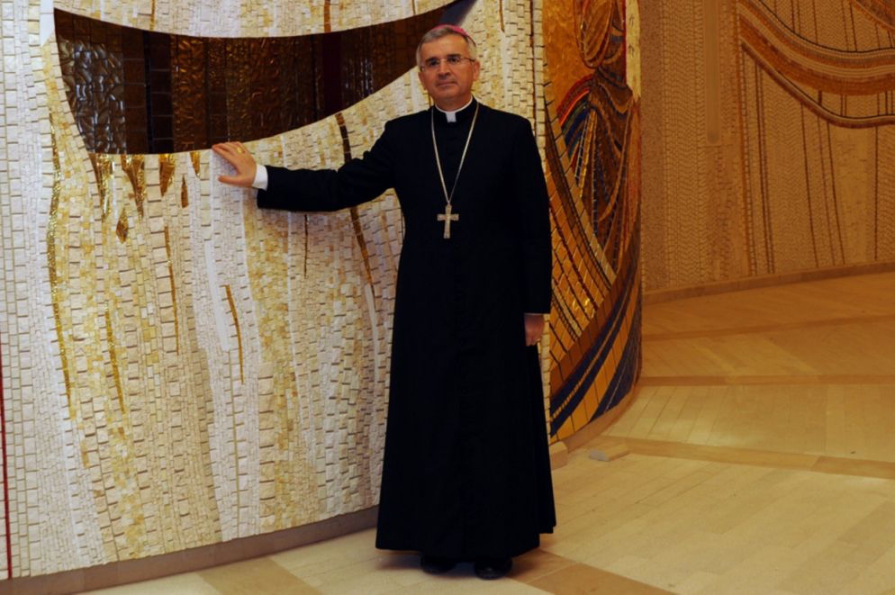 L'arcivescovo di Manfredonia-Vieste-San Giovanni Rotondo, Michele Castoro