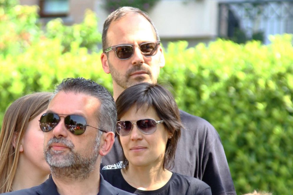 La mamma Susanna e, dietro di lei, il papà Michele