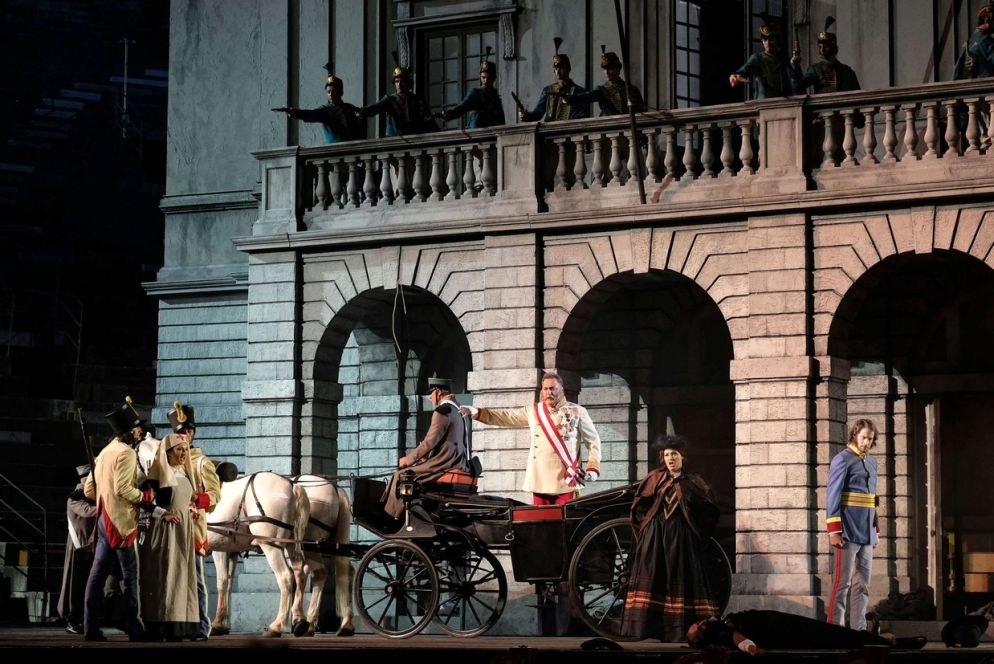 Il "Nabucco" risorgimentale del regista Arnaud Bernard all'Arena di Verona (foto Ennevi/Fondazione Arena di Verona)