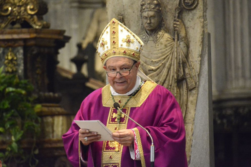 il vescovo di Como, Oscar Cantoni (Boato)