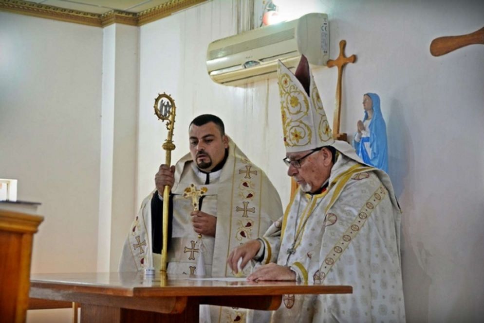 L'arcivescovo Moshe benedice l'altare donato dal terzo reggimento alpini