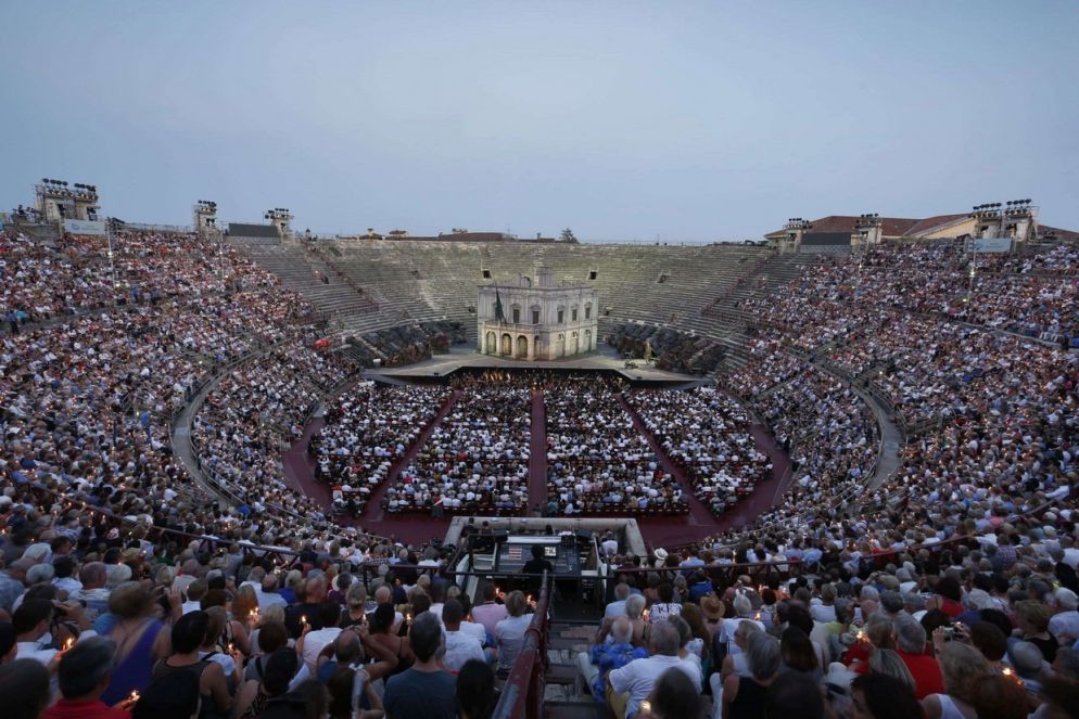 Il "Nabucco" risorgimentale del regista Arnaud Bernard all'Arena di Verona (foto Ennevi/Fondazione Arena di Verona)