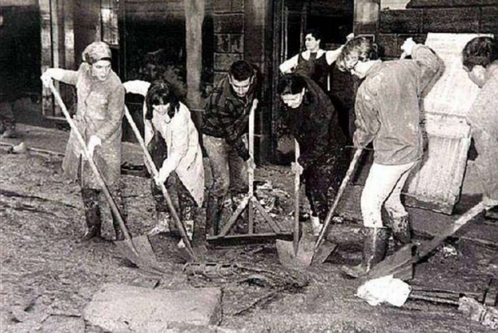 Gli angeli del fango a Firenze nel 1966