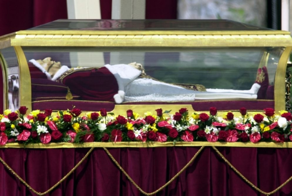 L'urna con le spoglie di san Giovanni XXIII