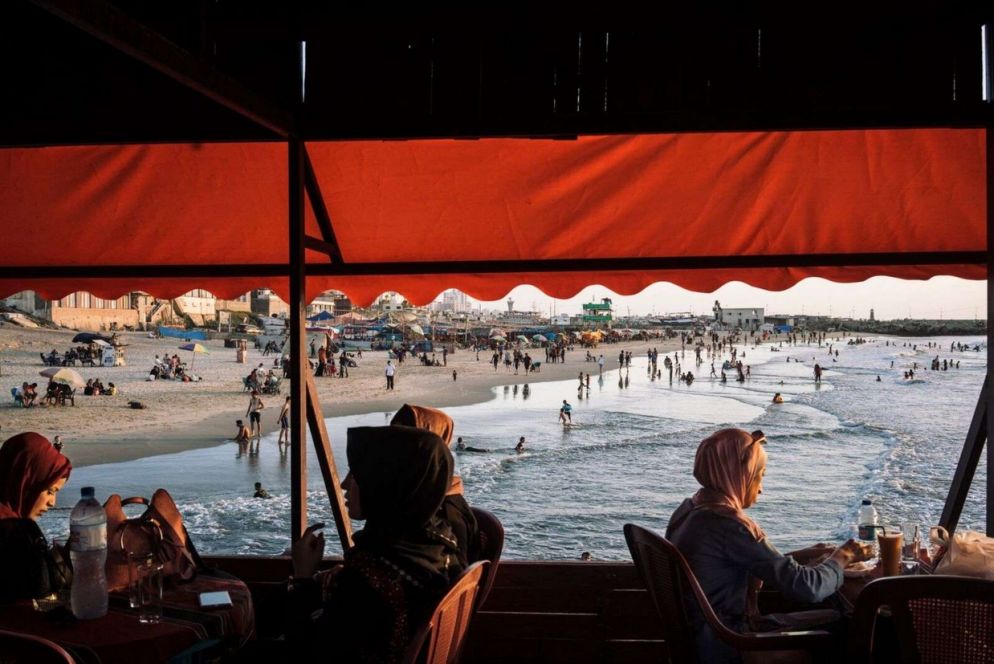 Giovani a Gaza City.