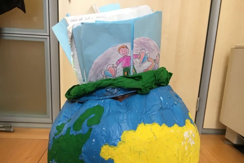 Il mappamondo con le letterine