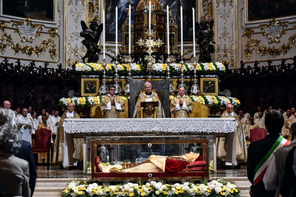 Un'altra immagine della celebrazione in cattedrale (Ansa)