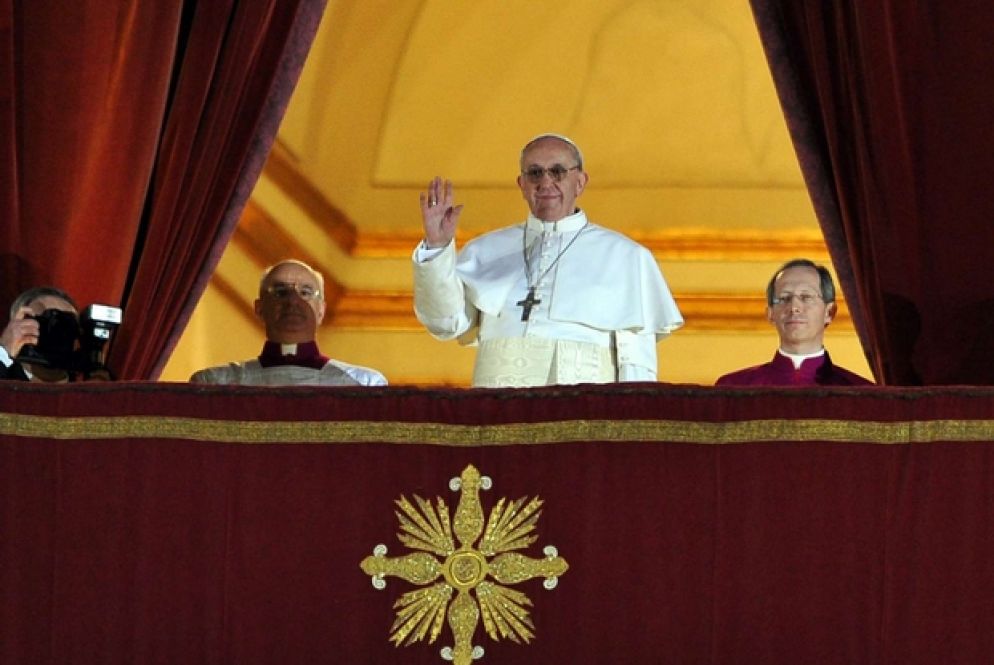 2013. Il 13 marzo il Conclave elegge Jorge Mario Bergoglio nuovo Pontefice, che assume il nome di Francesco. E' il primo Papa latinoamericano. (Foto Gennari)