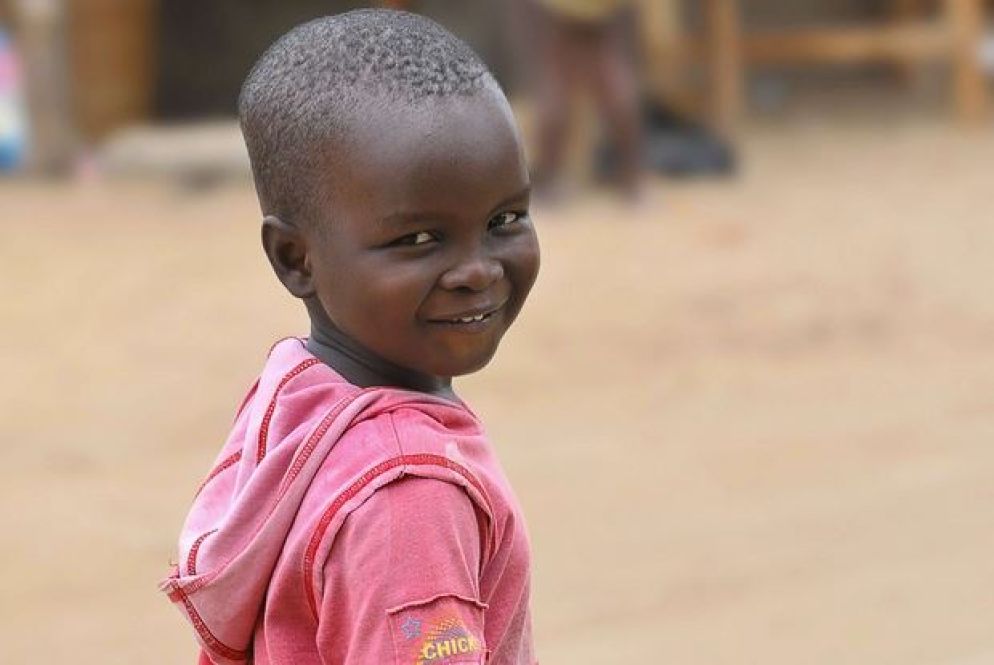 Beneficenza a colpi di fornelli. Si intitola “Chef for Burkina” la charity dinner che si terrà martedì sera nel roof garden del “The Hive Hotel” di Roma. Una serata promossa dalla Comunità Missionaria di Villaregia, che vedrà la partecipazione di due famosi chef, Alessandro Circiello, noto volto tv di Buongiorno Benessere (Rai1) e presidente della Federazione italiana cuochi lazio, e il maestro pastaio Raimondo Mendolia che può vantare corner  a Londra, Mosca e Lugano. I due cuochi si esibiranno nei rispettivi shoowcooking pensati appositamente per la serata.