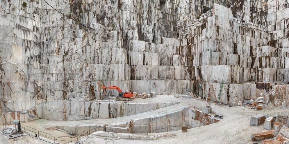 Carrara Marble Quarries, Cava di Canalgrande #2, Carrara, Italy, 2016 / © Edward Burtynsky, courtesy Admira Photography, Milan - Nicholas Metivier Gallery, Toronto