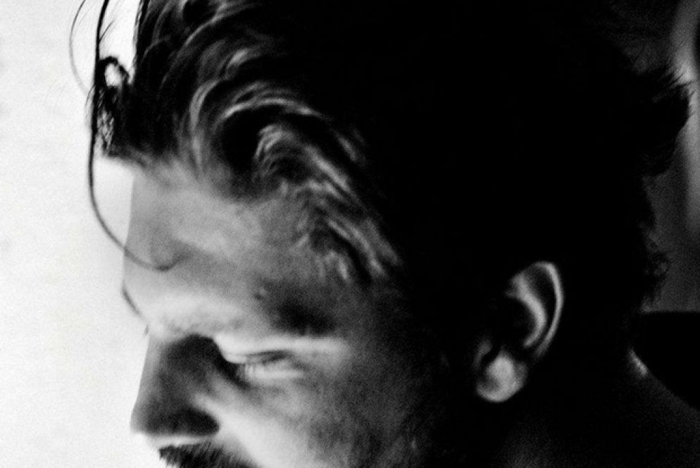 Il freelance ferito al confine tra Siria e Iraq in un'immagine dei social network (Ansa)