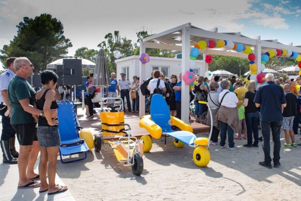 L’inaugurazione della spiaggia