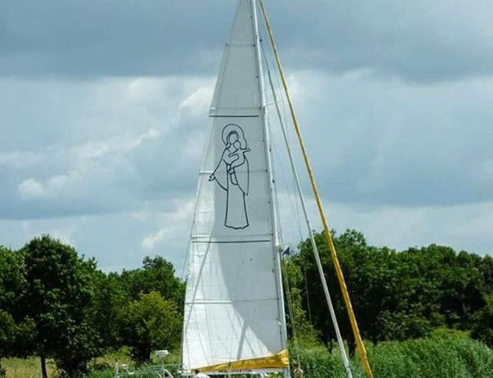 Una delle imbarcazioni impegnate (dal sito dei giovani francesi)