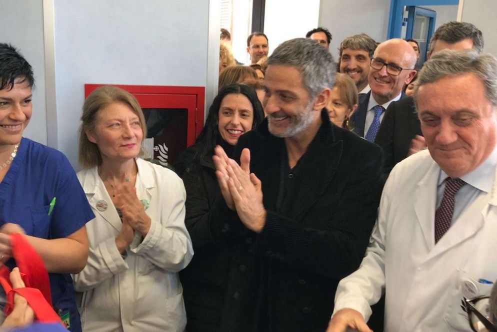 Un momento dell'inaugurazione con Fiorello
