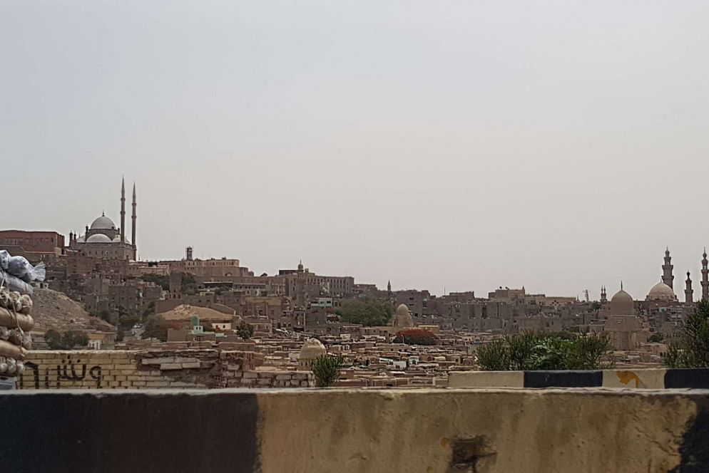 Il Cairo: la "Citta dei morti" e sullo sfondo la moschea di Muhammad Ali (Raul Gabriel)